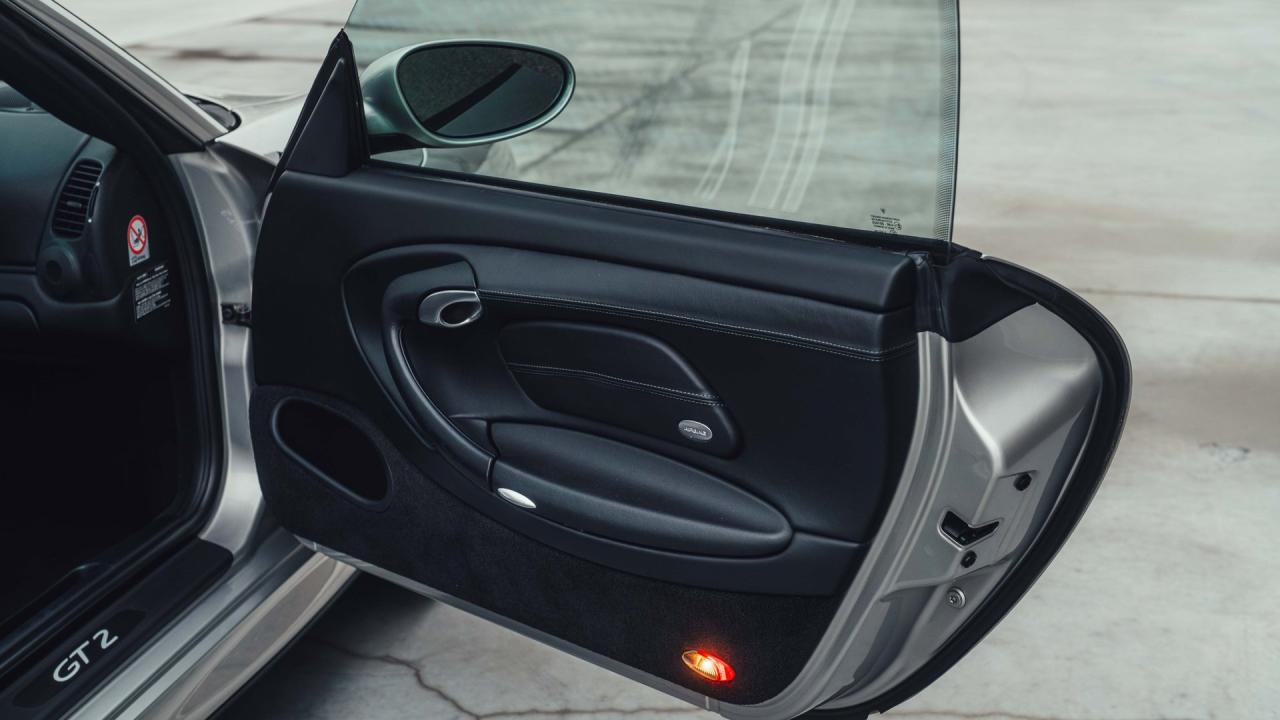 2001 Porsche 911 GT2