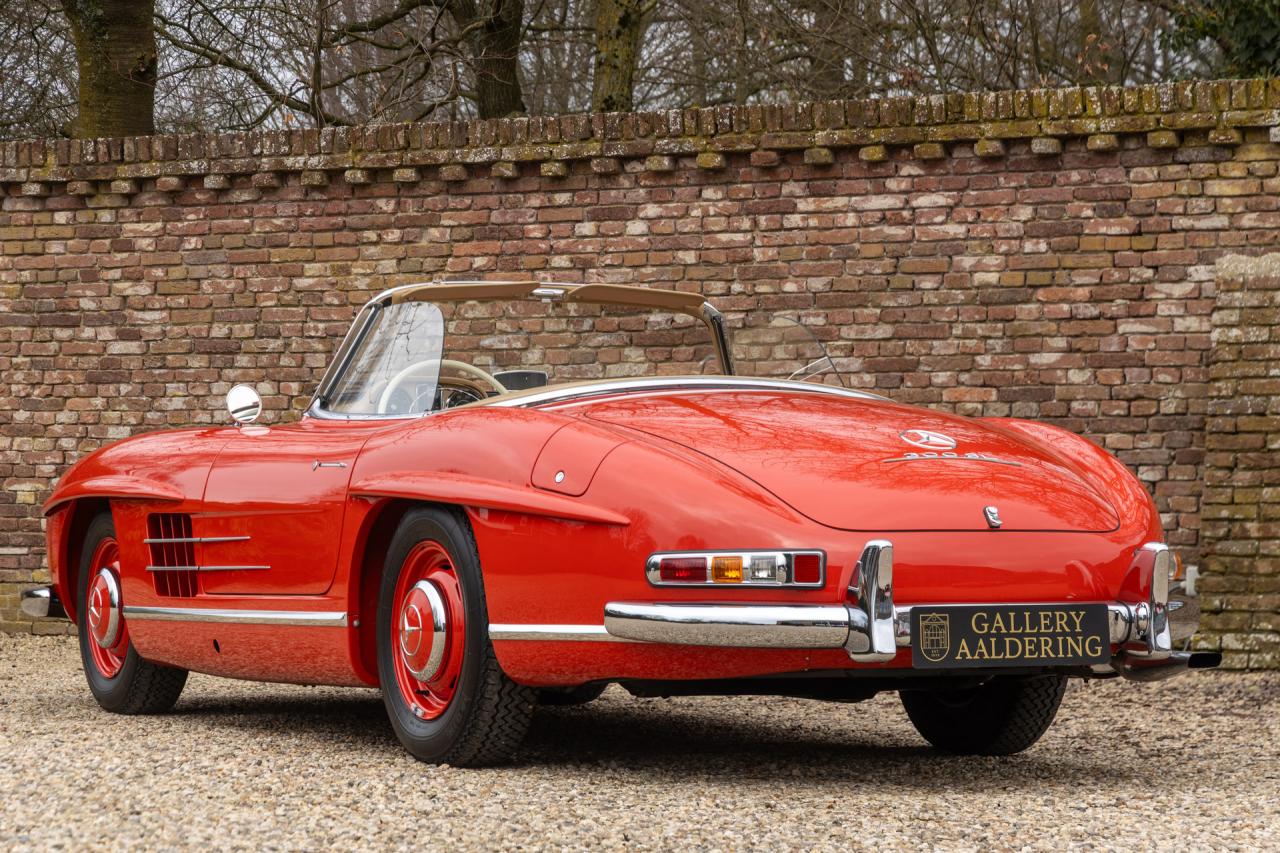 1962 Mercedes - Benz 300 SL Roadster &ldquo;Restoration by MB Classic Center in Fellbach&rdquo;