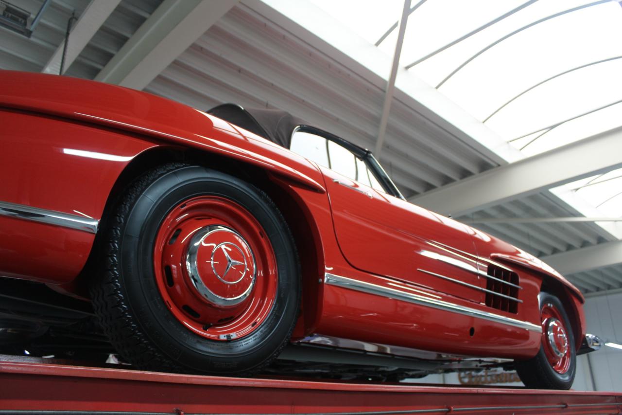 1962 Mercedes - Benz 300 SL Roadster &ldquo;Restoration by MB Classic Center in Fellbach&rdquo;