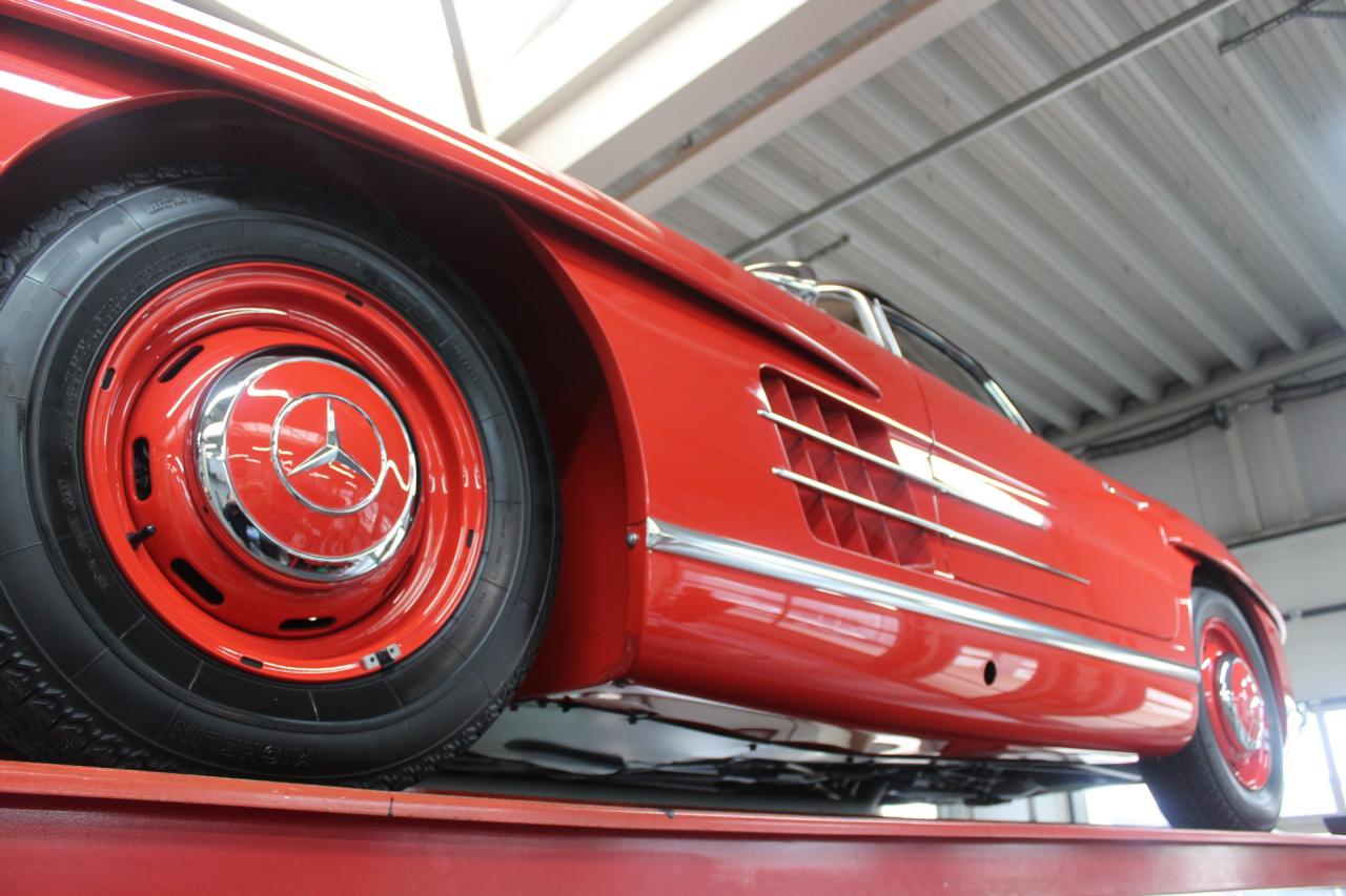 1962 Mercedes - Benz 300 SL Roadster &ldquo;Restoration by MB Classic Center in Fellbach&rdquo;