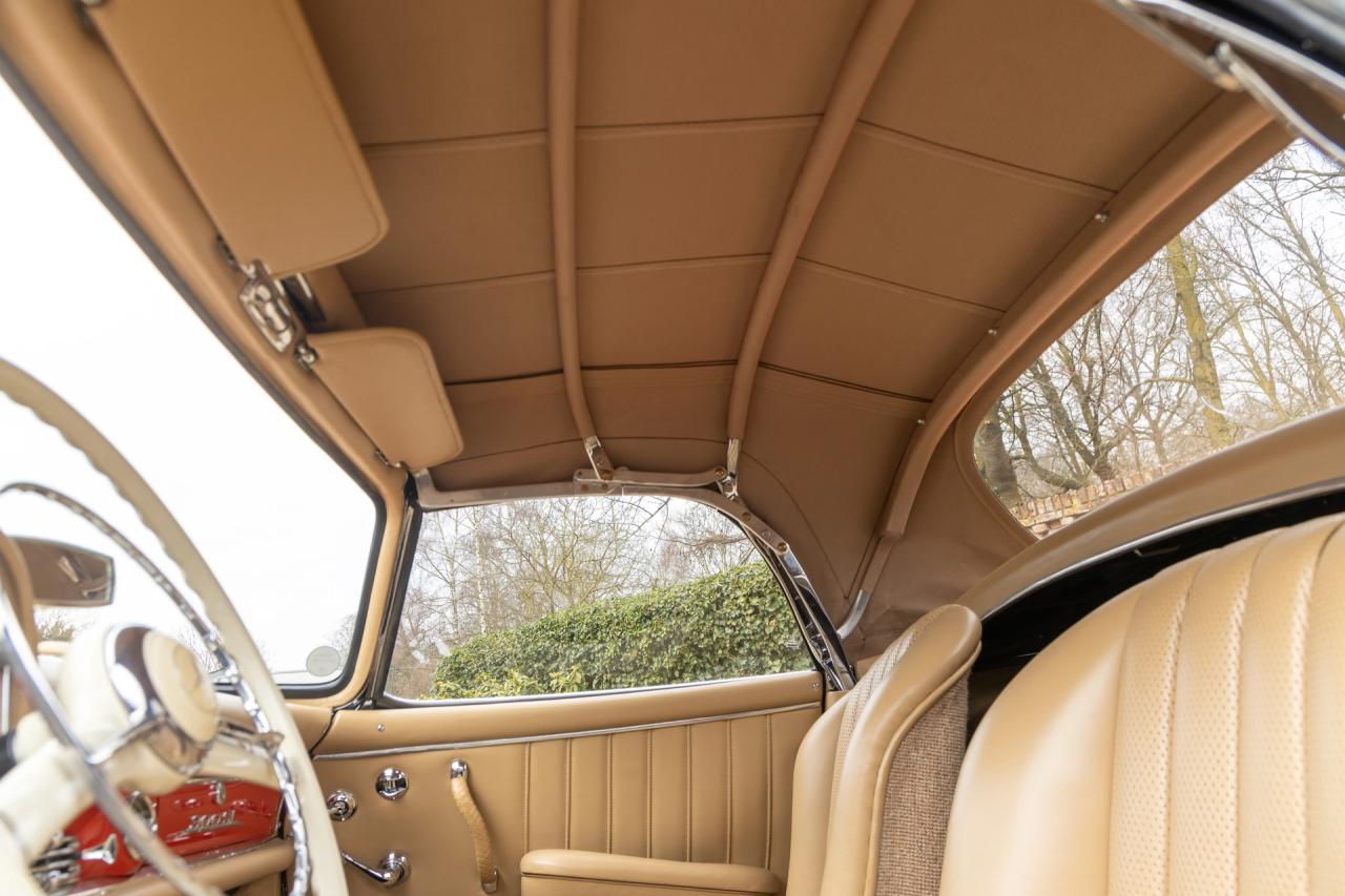 1962 Mercedes - Benz 300 SL Roadster &ldquo;Restoration by MB Classic Center in Fellbach&rdquo;