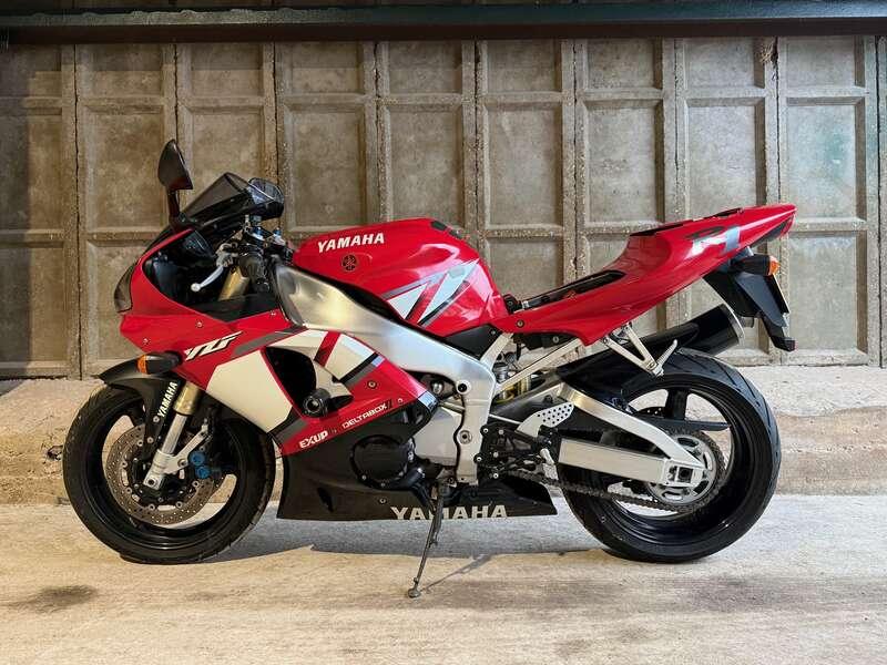 2001 Yamaha YZF-R1