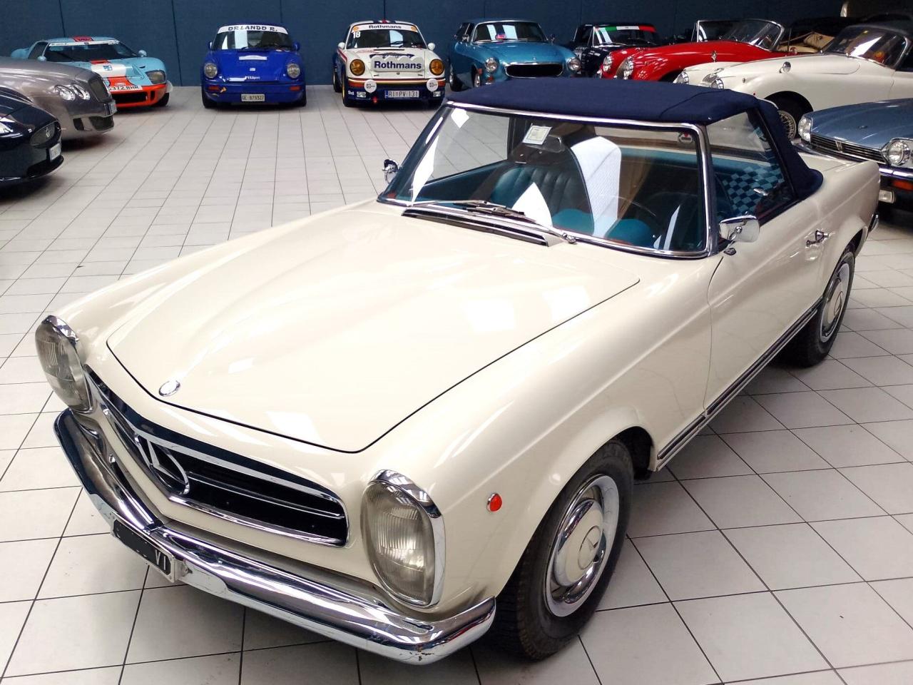 1965 Mercedes - Benz 230 SL Pagode