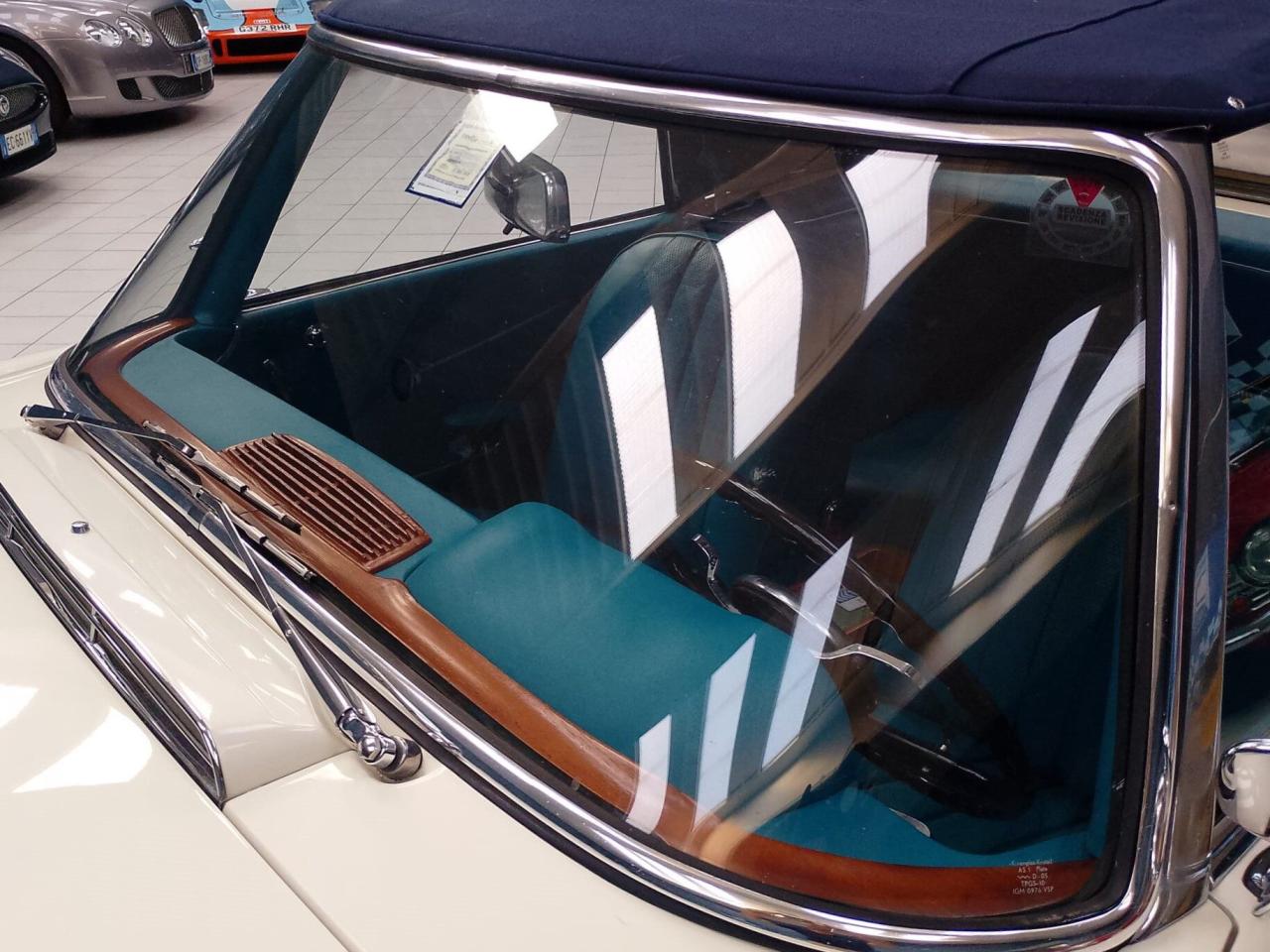 1965 Mercedes - Benz 230 SL Pagode