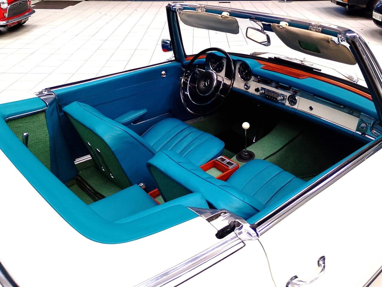 1965 Mercedes - Benz 230 SL Pagode