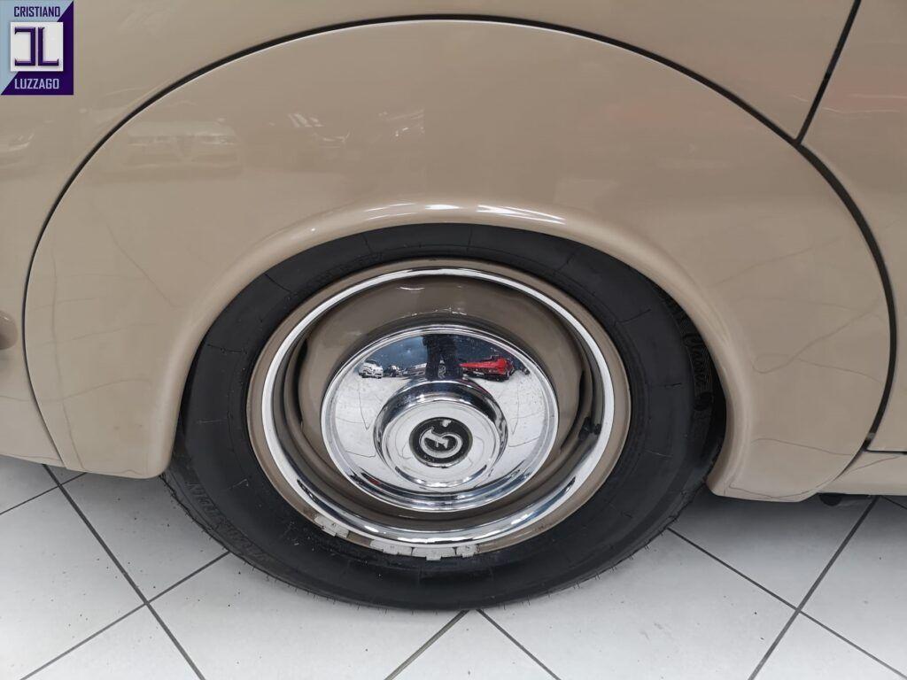 1969 Daimler V8 SALOON