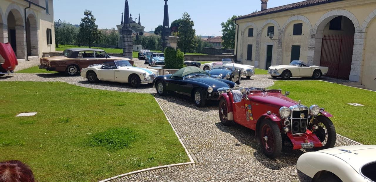 1965 Jaguar E TYPE ROADSTER S1