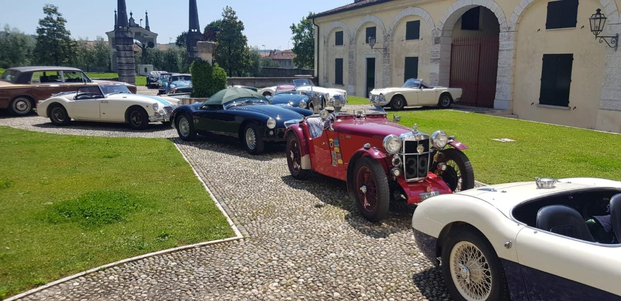 1965 Jaguar E TYPE ROADSTER S1