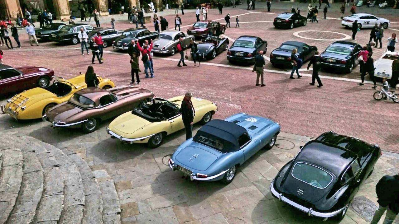 1965 Jaguar E TYPE ROADSTER S1