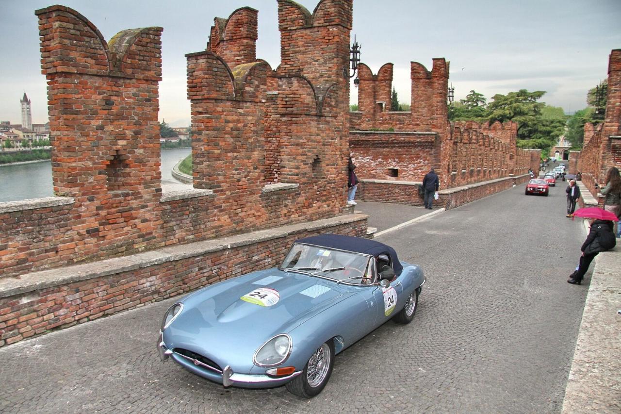 1965 Jaguar E TYPE ROADSTER S1