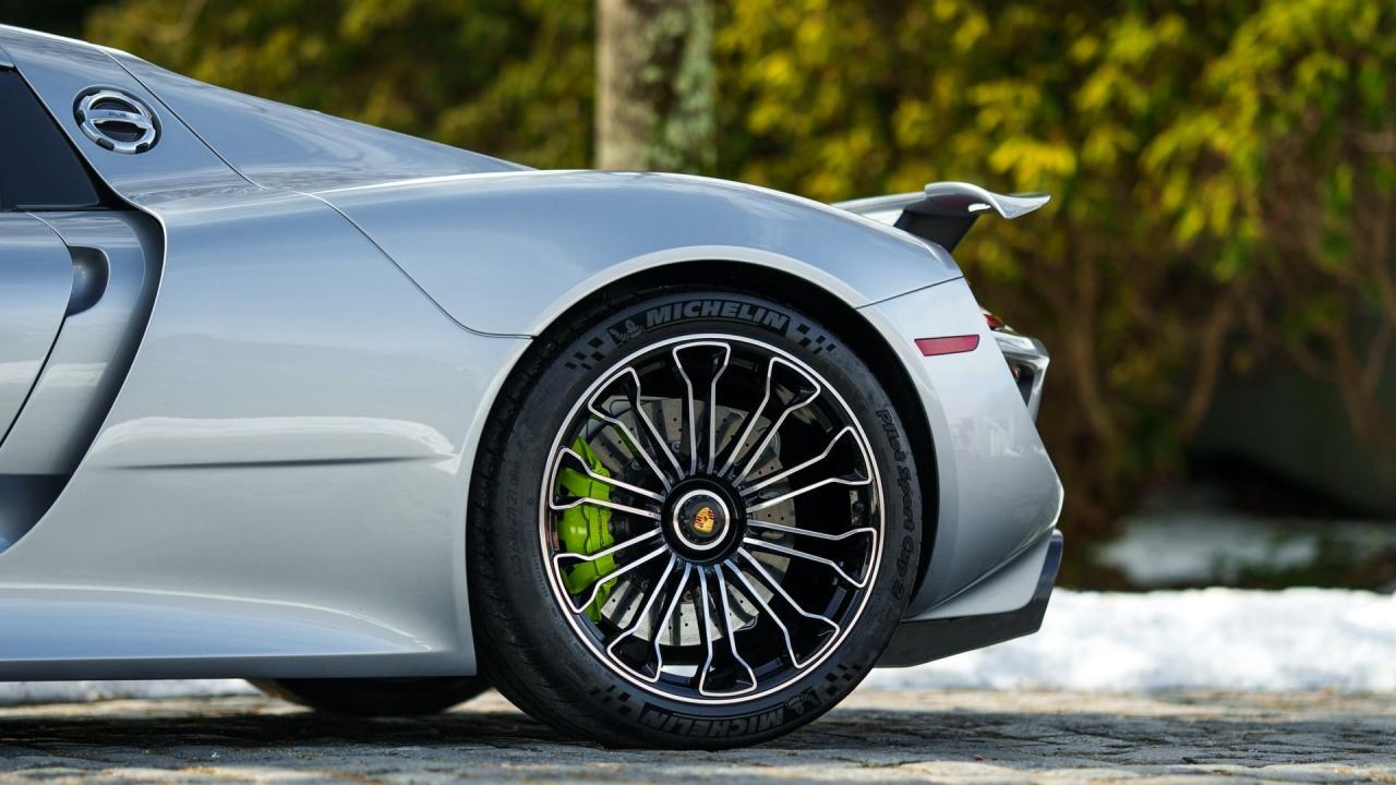 2015 Porsche 918 Spyder