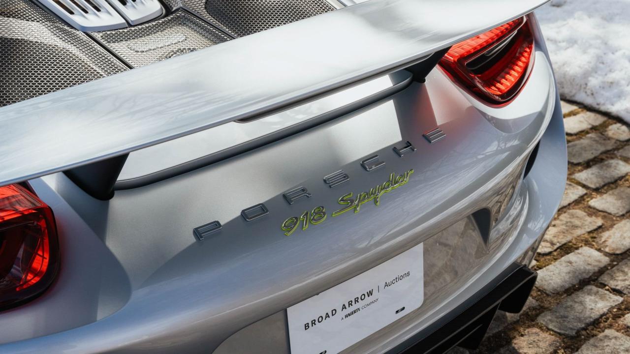 2015 Porsche 918 Spyder