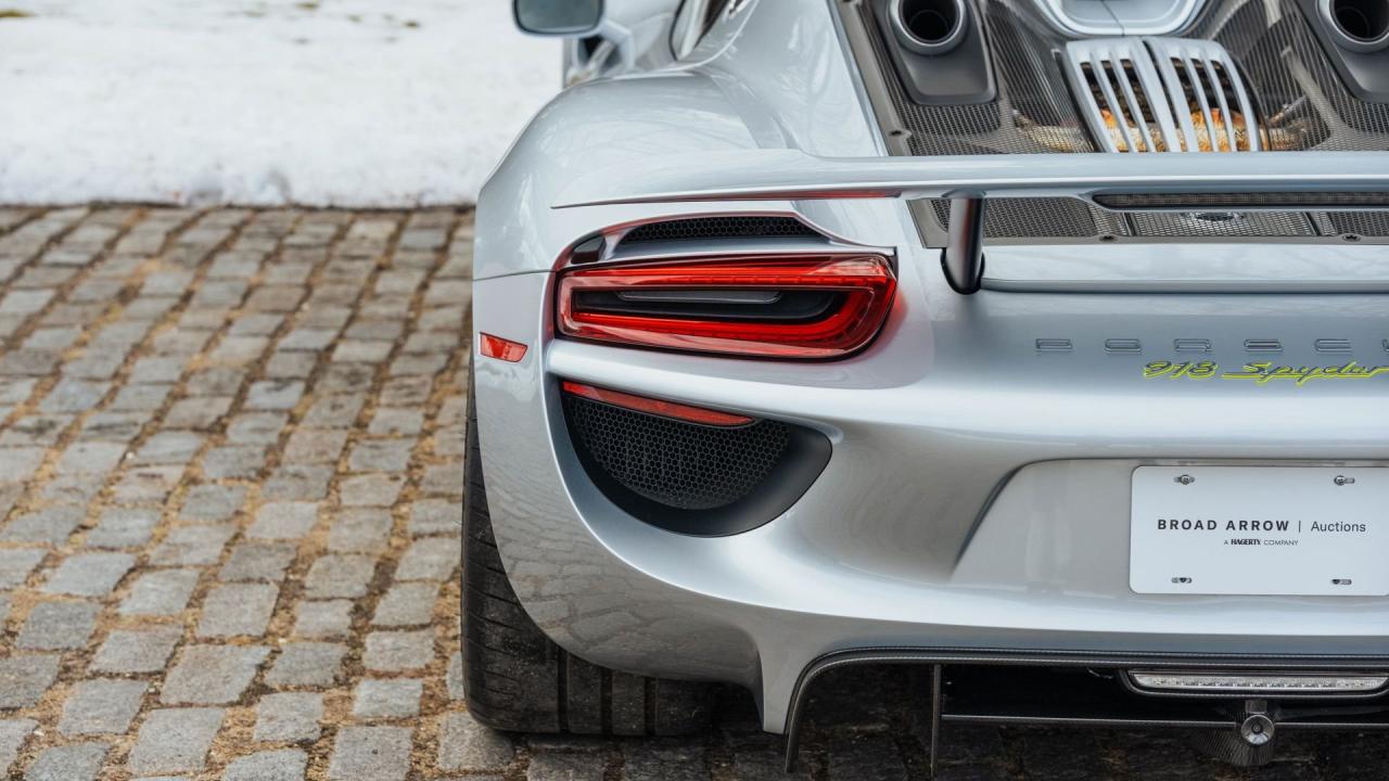 2015 Porsche 918 Spyder