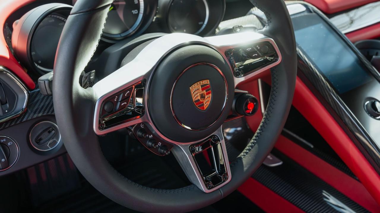 2015 Porsche 918 Spyder