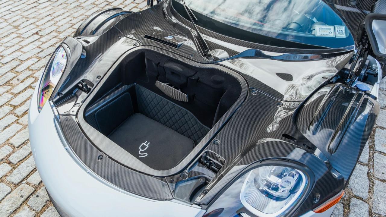 2015 Porsche 918 Spyder