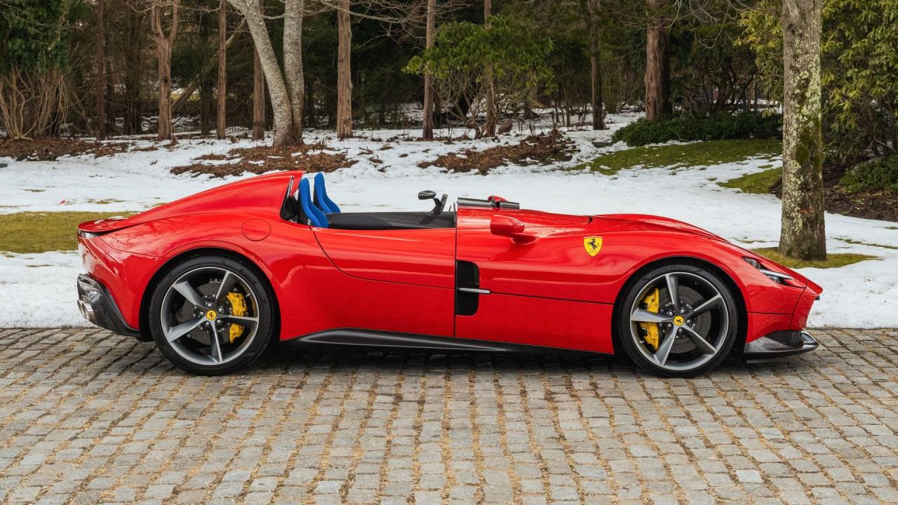 2021 Ferrari Monza SP2