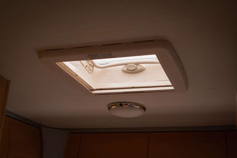 2005 Fiat DUCATO LUNAR CHAMP 4 BERTH MOTORCARAVAN