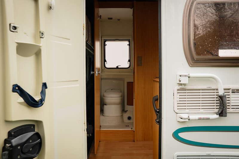 2005 Fiat DUCATO LUNAR CHAMP 4 BERTH MOTORCARAVAN