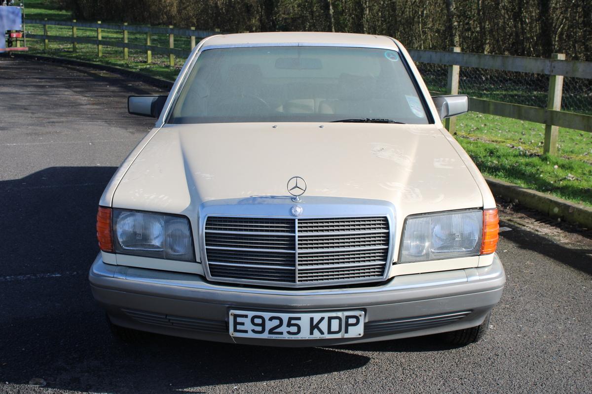 1988 Mercedes - Benz 300 SE AUTO