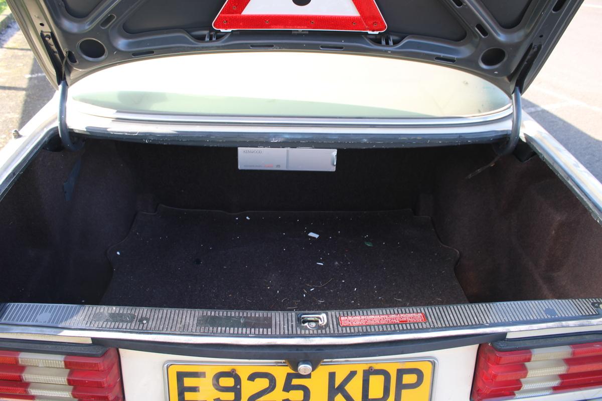 1988 Mercedes - Benz 300 SE AUTO