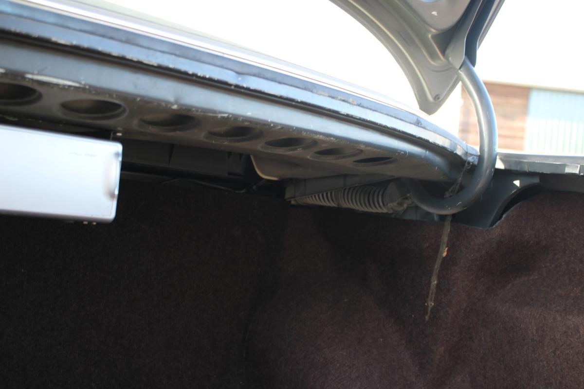 1988 Mercedes - Benz 300 SE AUTO