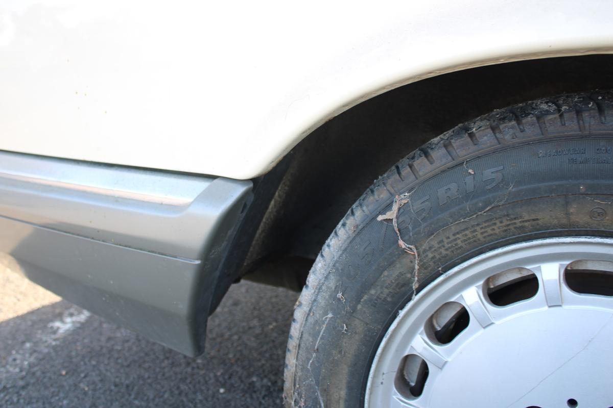 1988 Mercedes - Benz 300 SE AUTO