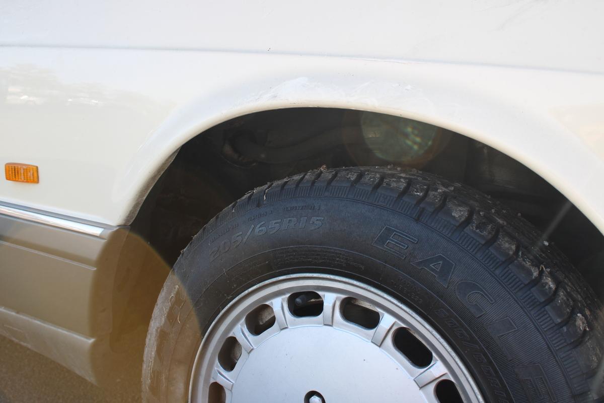 1988 Mercedes - Benz 300 SE AUTO