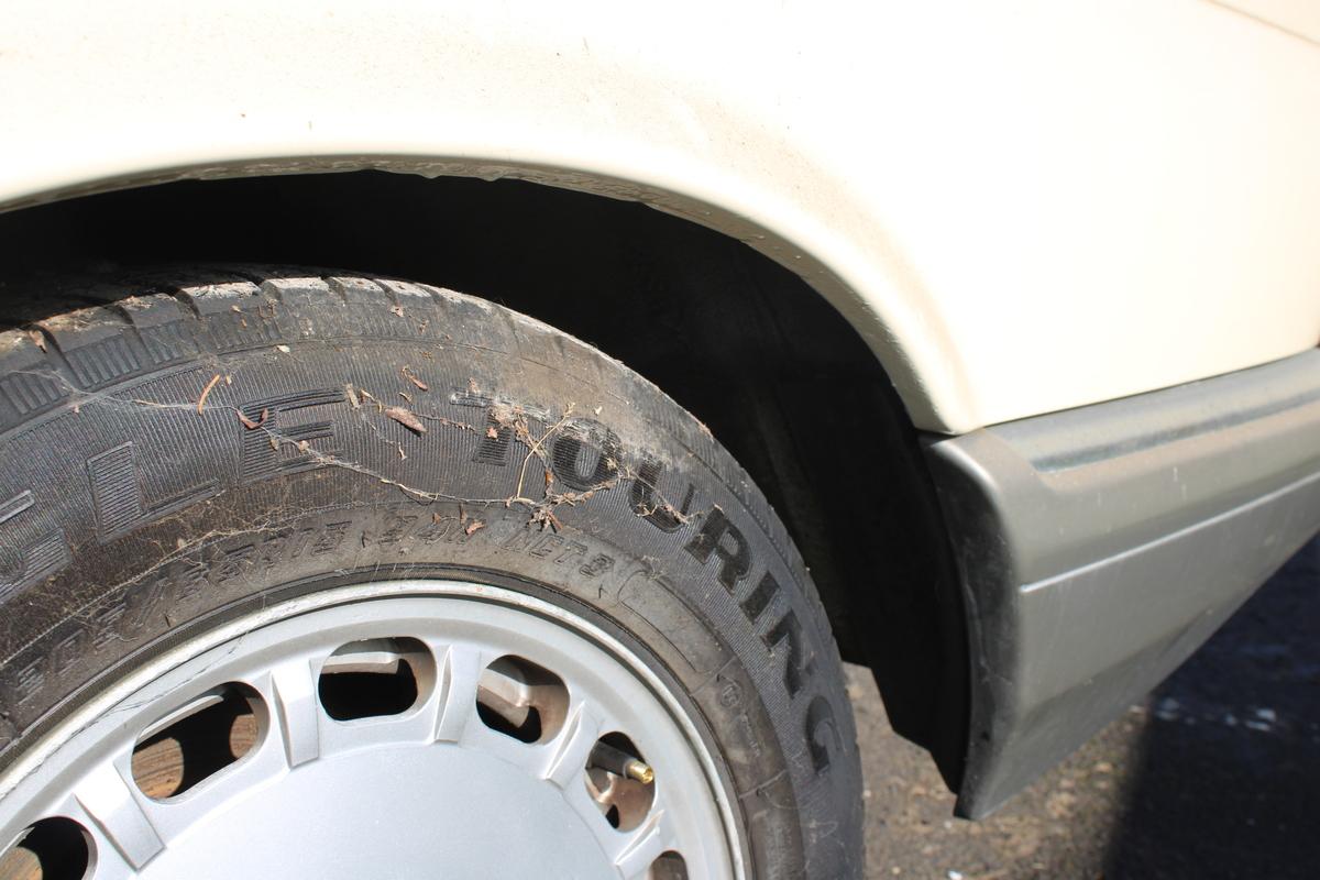 1988 Mercedes - Benz 300 SE AUTO