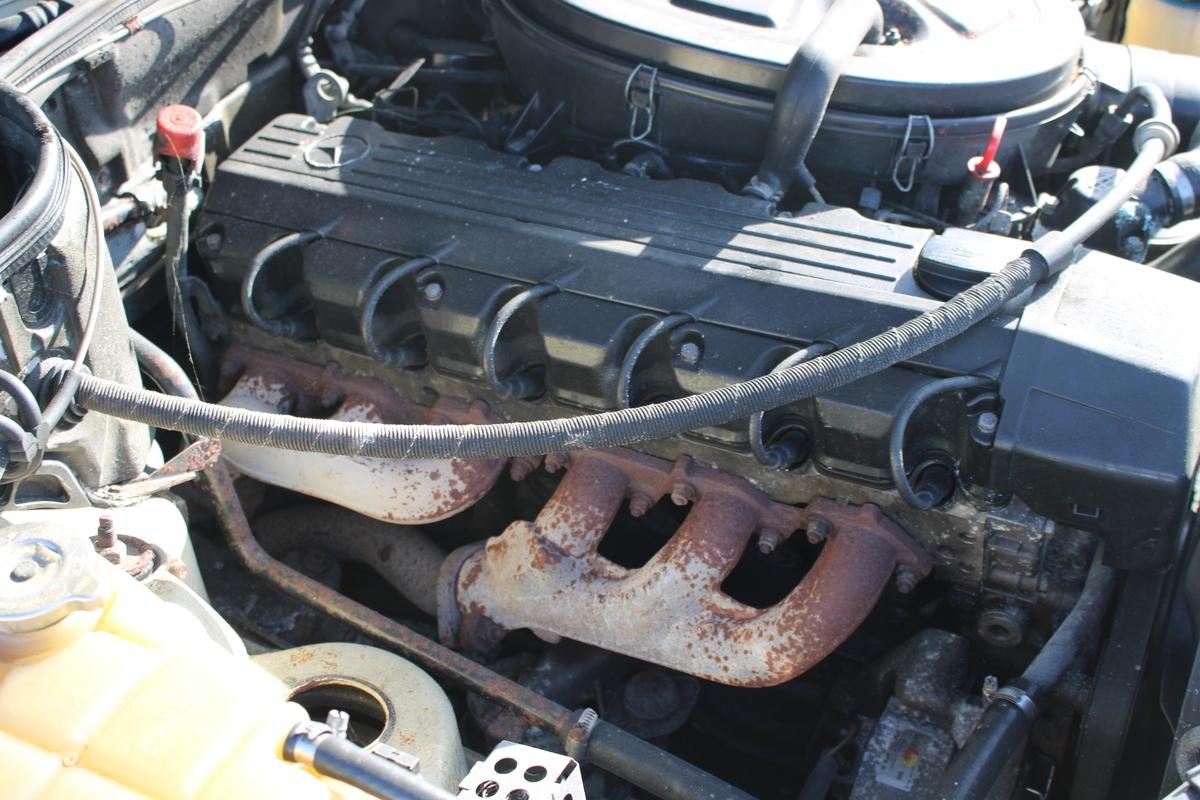 1988 Mercedes - Benz 300 SE AUTO