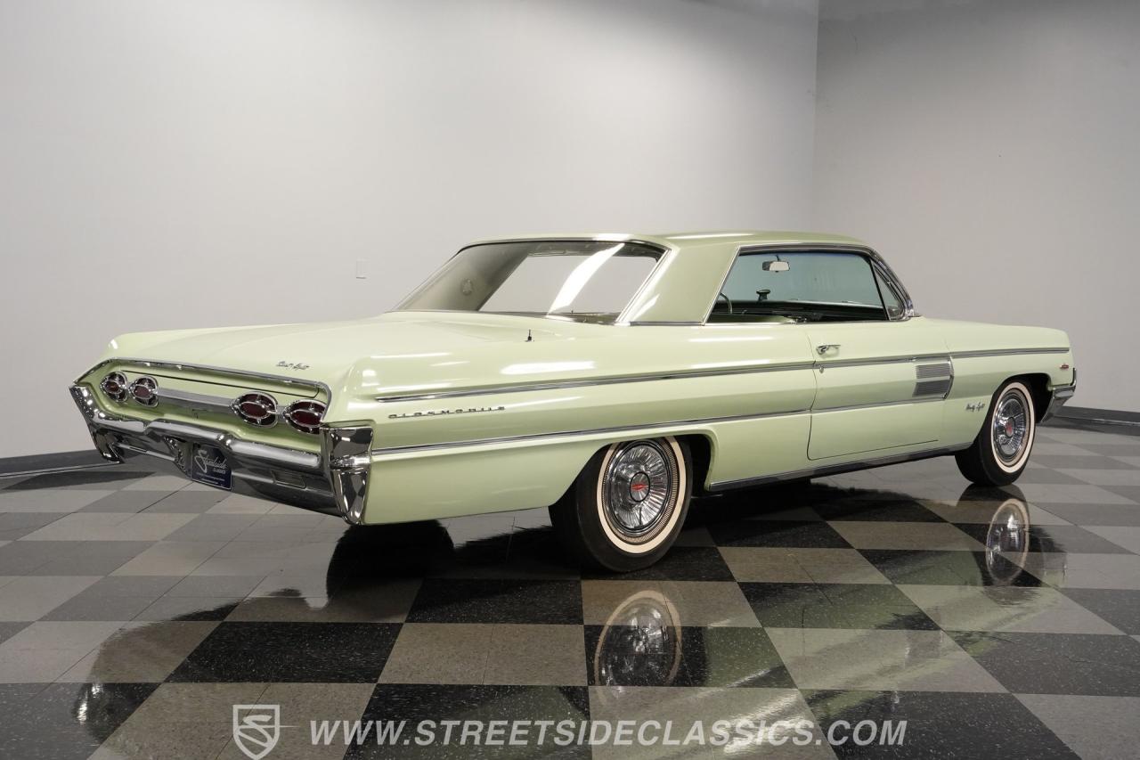 1962 Oldsmobile 98 Holiday Hardtop