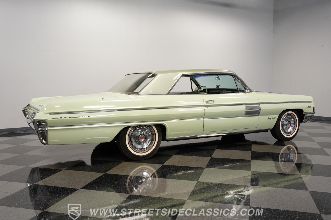 1962 Oldsmobile 98 Holiday Hardtop