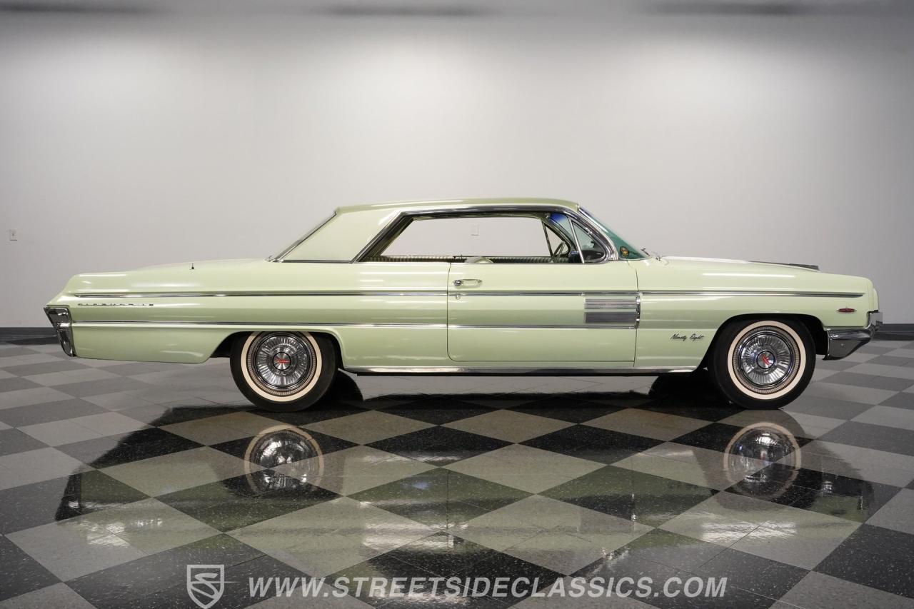 1962 Oldsmobile 98 Holiday Hardtop