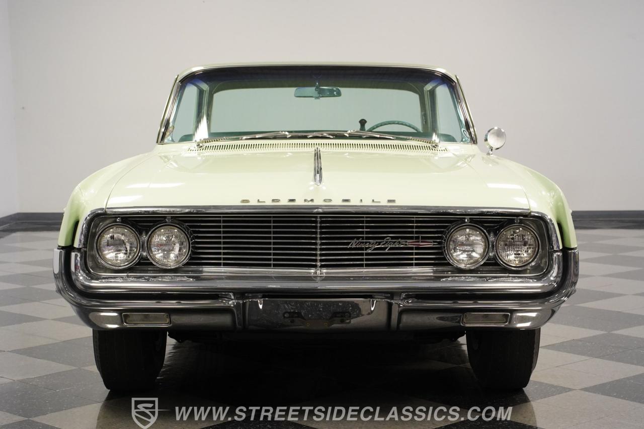 1962 Oldsmobile 98 Holiday Hardtop