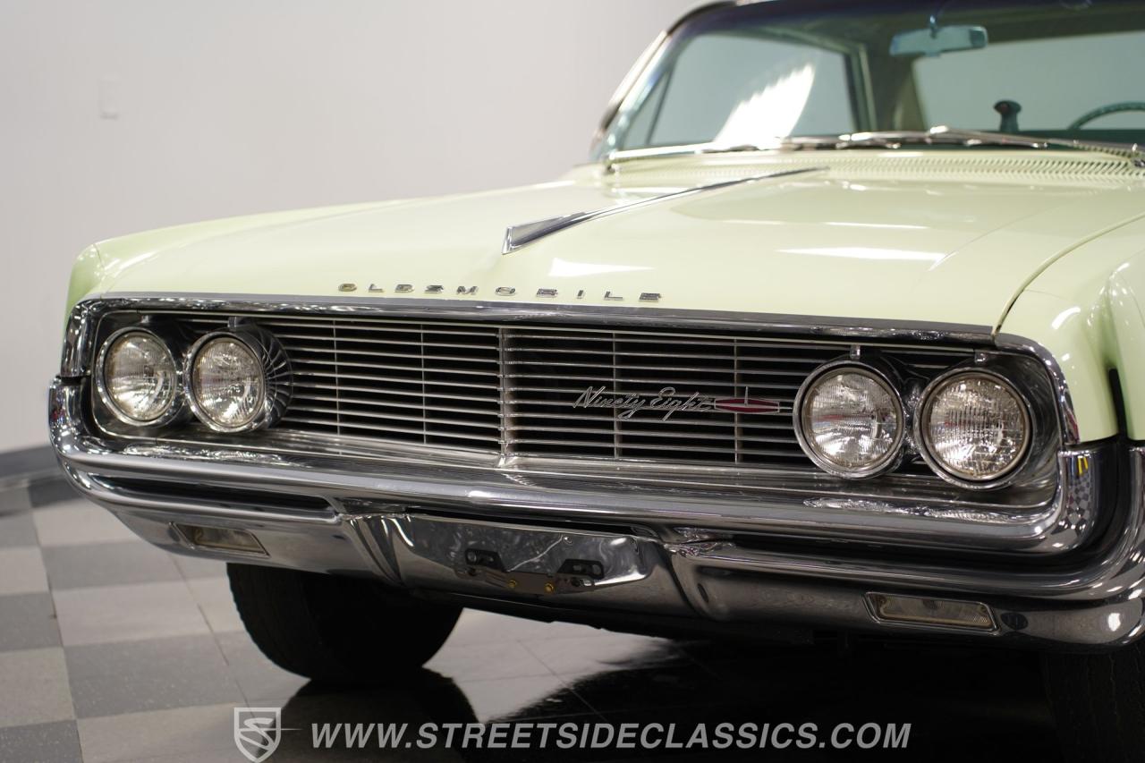 1962 Oldsmobile 98 Holiday Hardtop