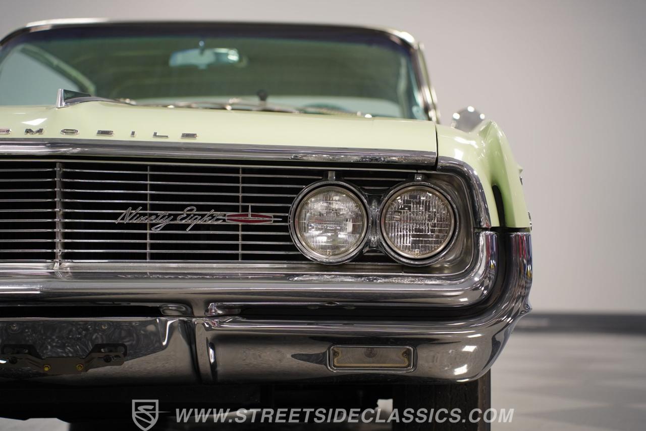 1962 Oldsmobile 98 Holiday Hardtop