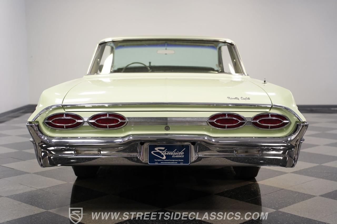 1962 Oldsmobile 98 Holiday Hardtop