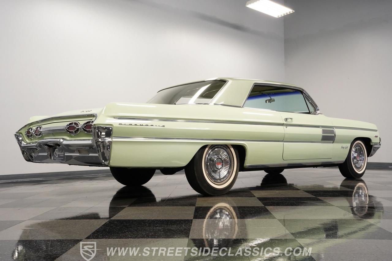 1962 Oldsmobile 98 Holiday Hardtop