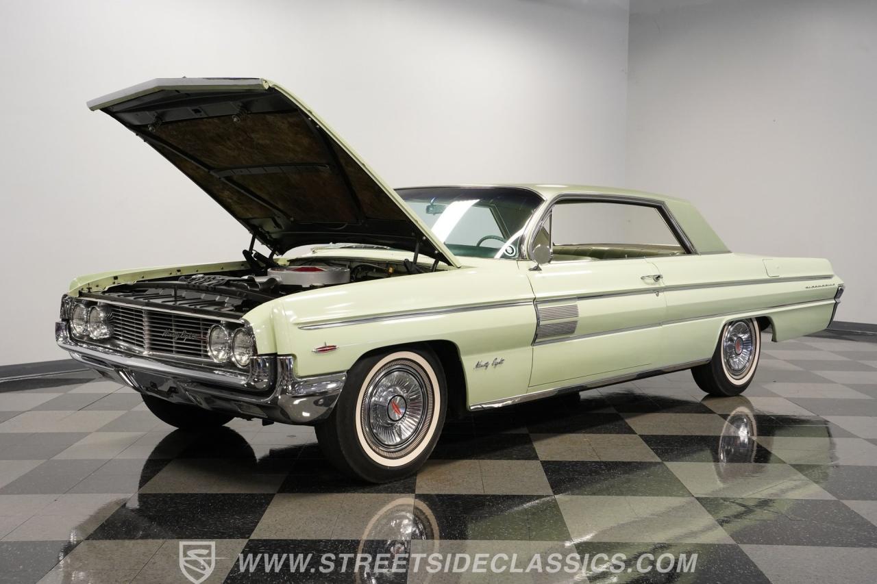 1962 Oldsmobile 98 Holiday Hardtop