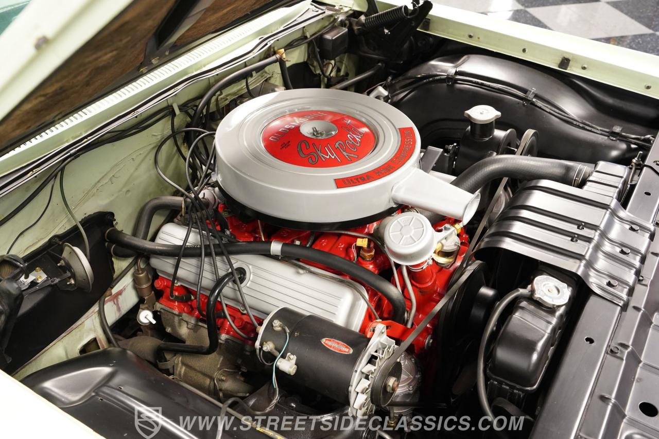 1962 Oldsmobile 98 Holiday Hardtop