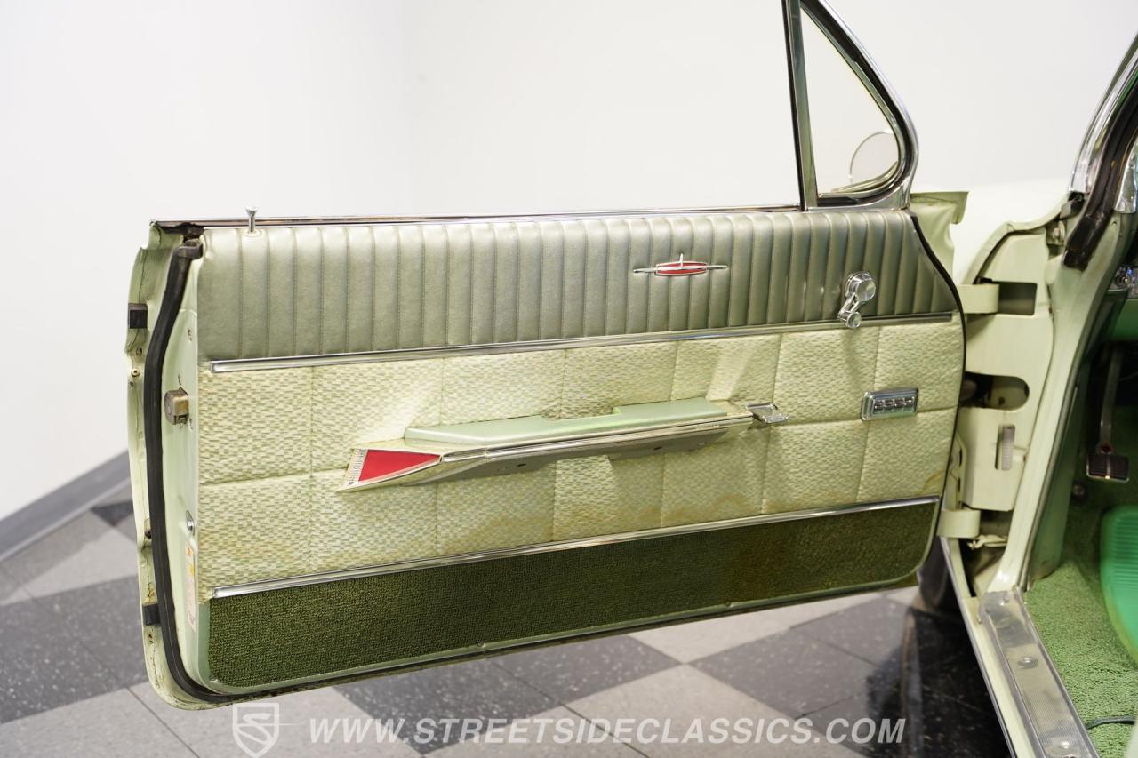 1962 Oldsmobile 98 Holiday Hardtop