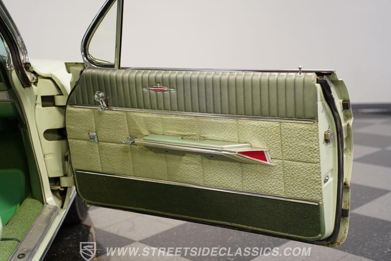 1962 Oldsmobile 98 Holiday Hardtop