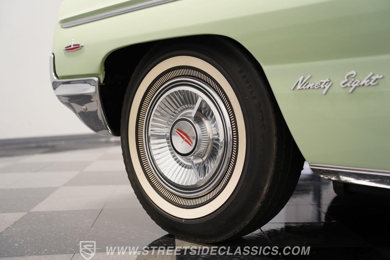 1962 Oldsmobile 98 Holiday Hardtop