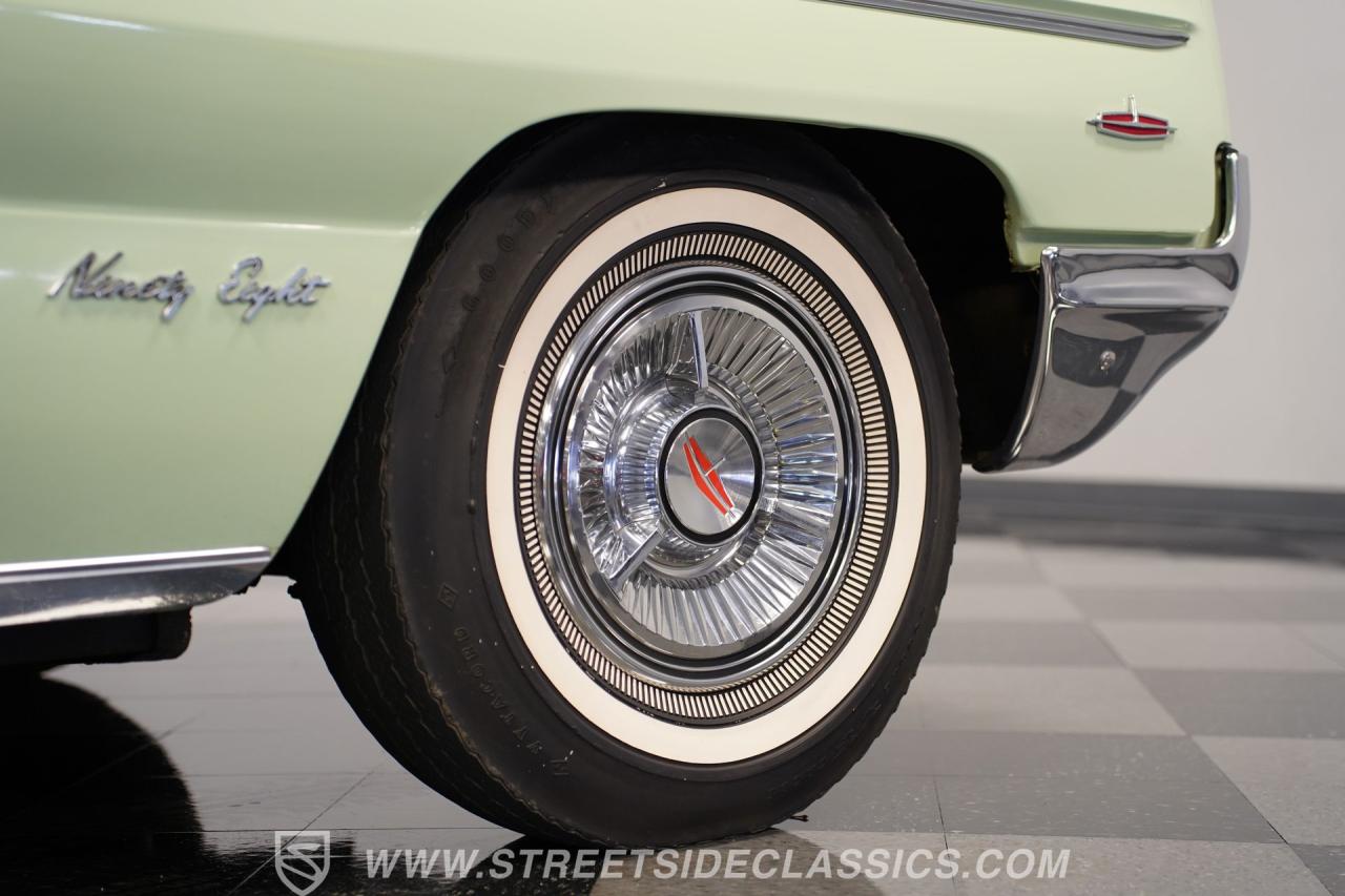1962 Oldsmobile 98 Holiday Hardtop