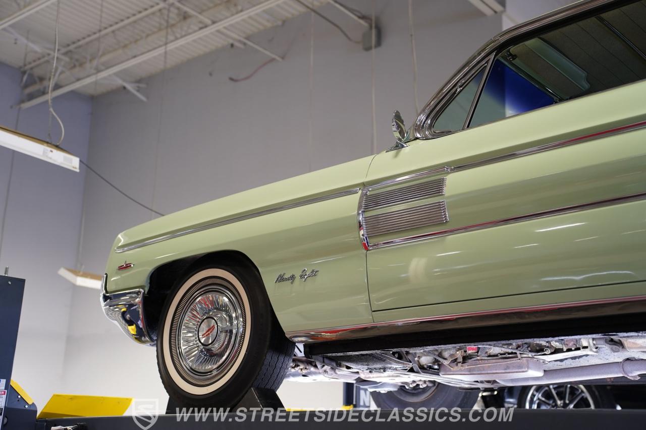 1962 Oldsmobile 98 Holiday Hardtop