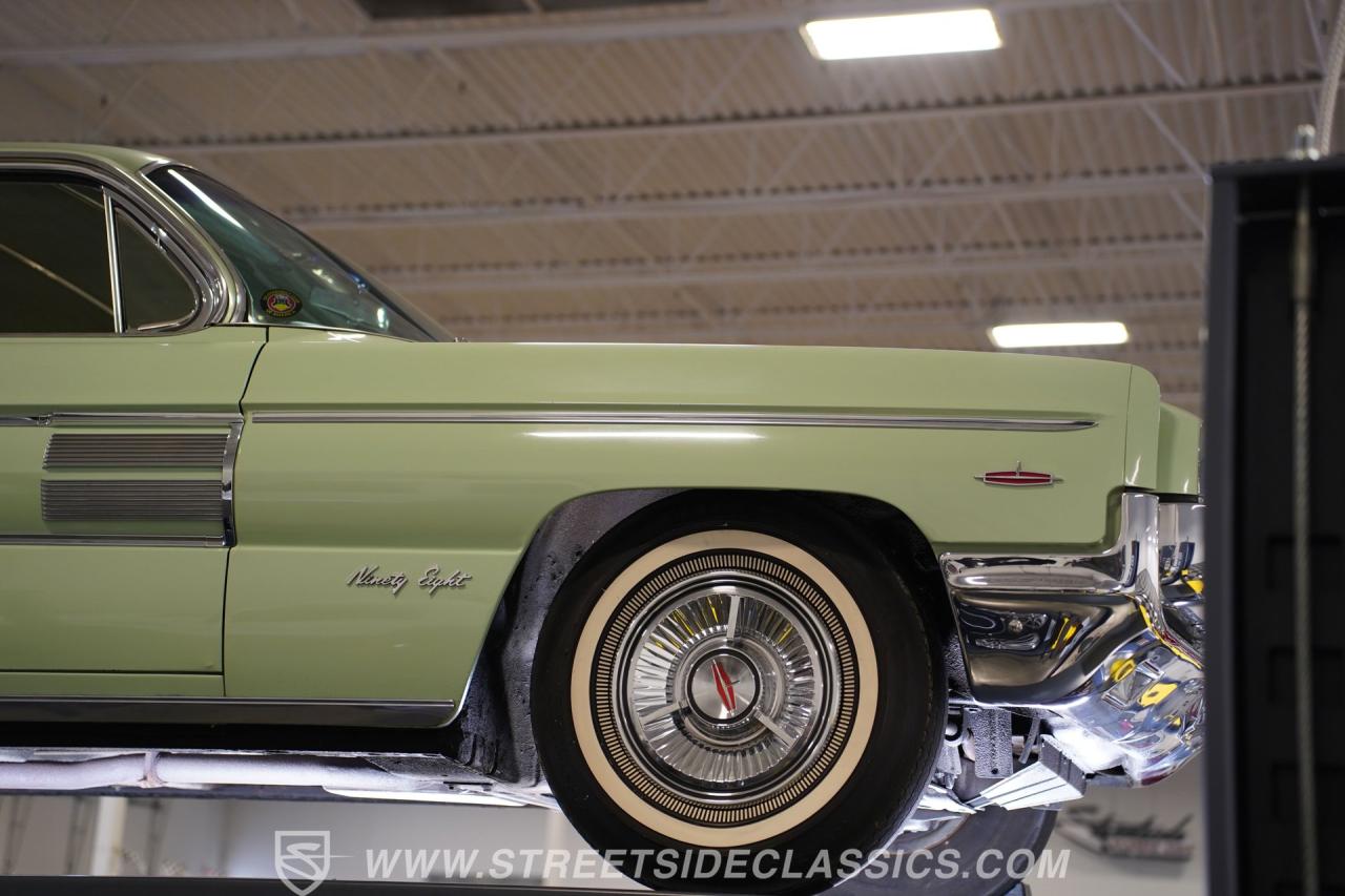 1962 Oldsmobile 98 Holiday Hardtop