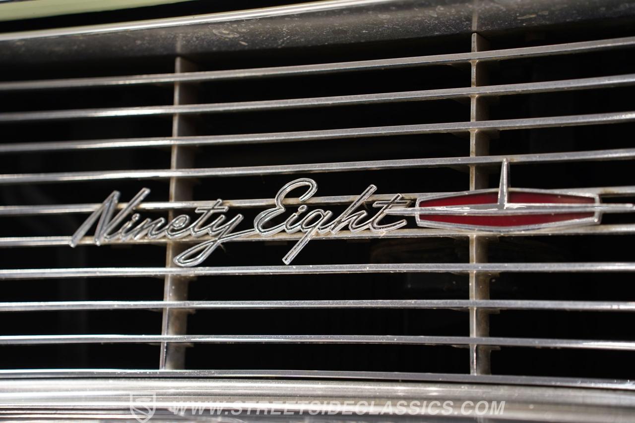 1962 Oldsmobile 98 Holiday Hardtop