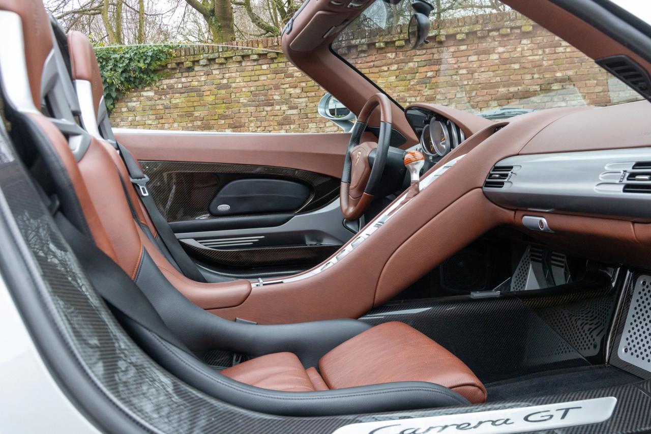 2005 Porsche Carrera GT &ldquo;The road-going race car&rdquo;