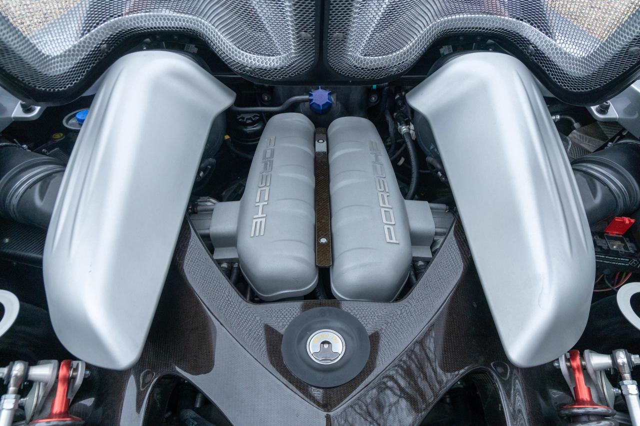 2005 Porsche Carrera GT &ldquo;The road-going race car&rdquo;