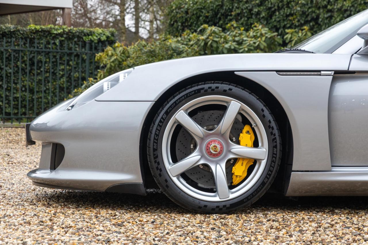 2005 Porsche Carrera GT &ldquo;The road-going race car&rdquo;