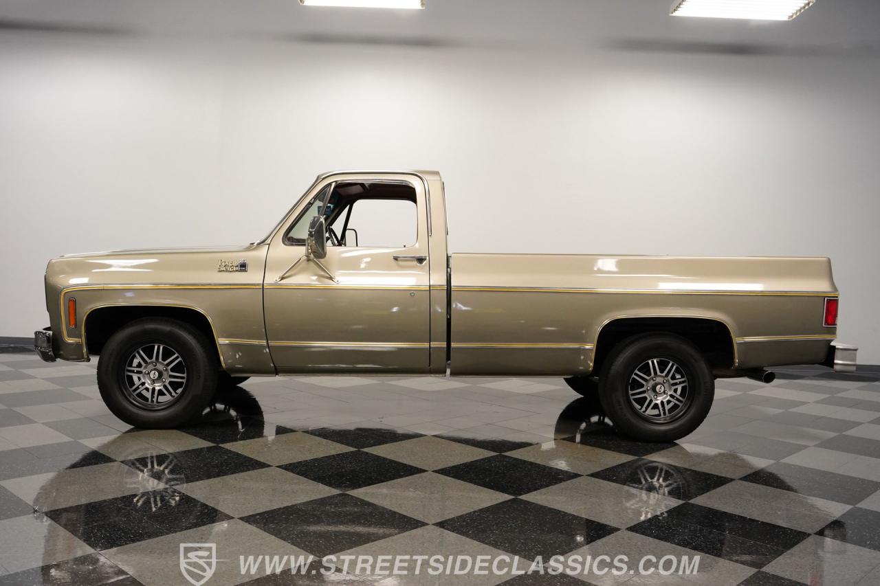 1977 GMC C1500 Royal Sierra